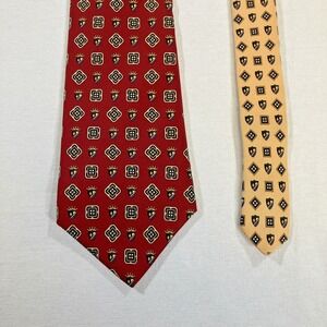 Vintage Tommy Hilfiger  Red Crest Logo Silk Necktie Made in USA Printed in Italy